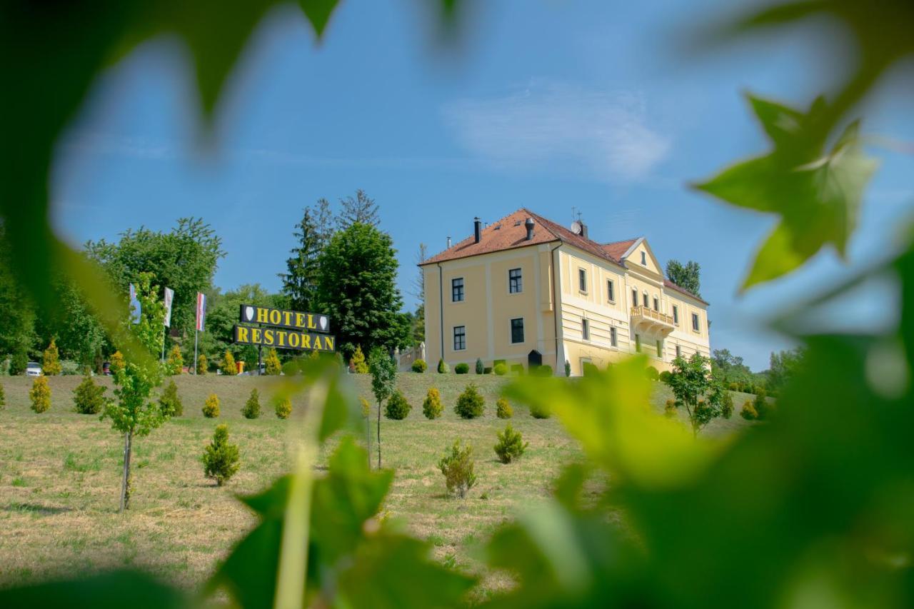 Hotel & Restoran Dvorac Gjalski Забок Екстер'єр фото